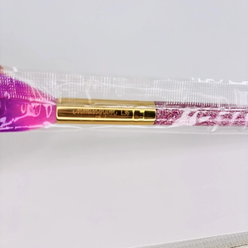 NEW! SLMISSGLAM Sparkly Unicorn Lilac Tapered Highlight Brush L36